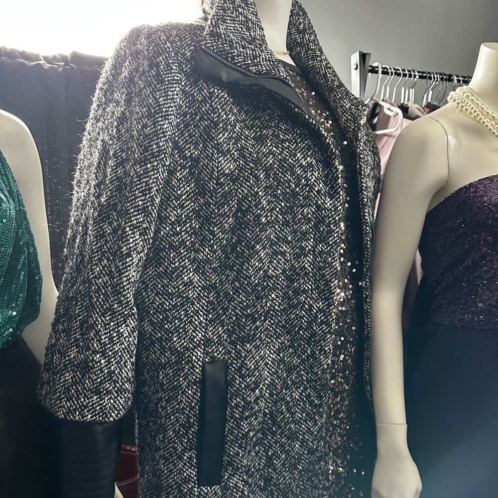 Reitmans Black and Gray Tweed Cape